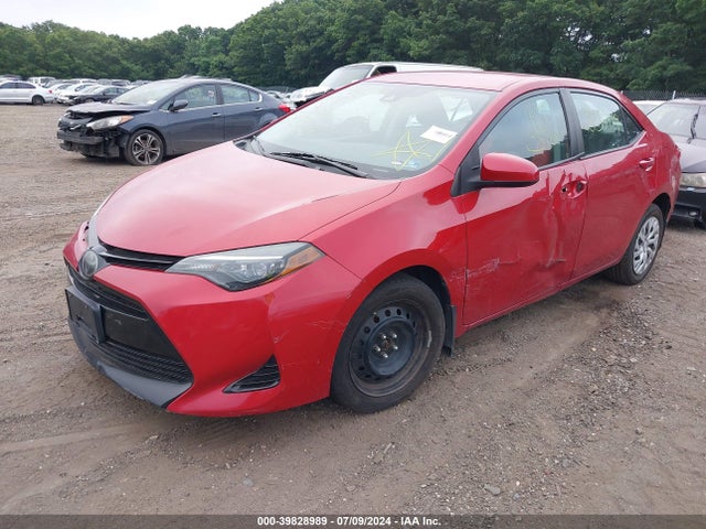 Toyota COROLLA LE 2018 2T1BURHE0JC990415 Image 2