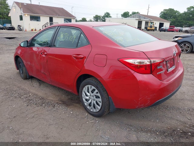 Toyota COROLLA LE 2018 2T1BURHE0JC990415 Image 3