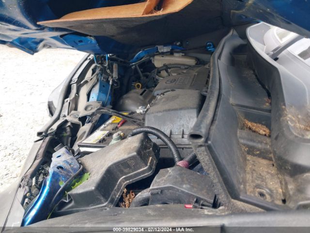 JTMBFREV8JJ731884 Toyota RAV4 LE