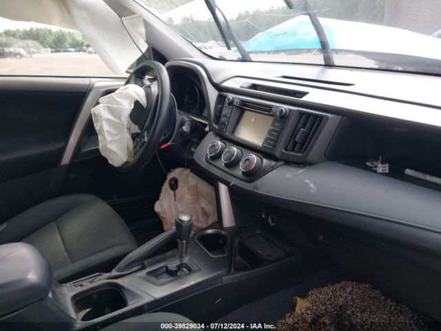 JTMBFREV8JJ731884 Toyota RAV4 LE