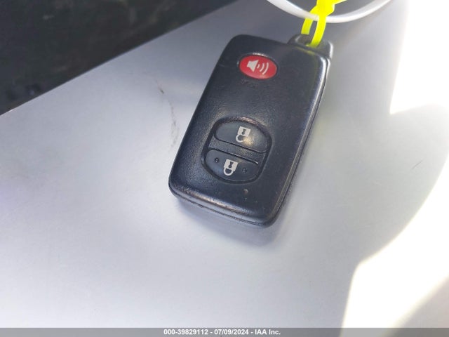 Toyota Prius Three 2014 JTDKN3DU0E0374401 Image 11