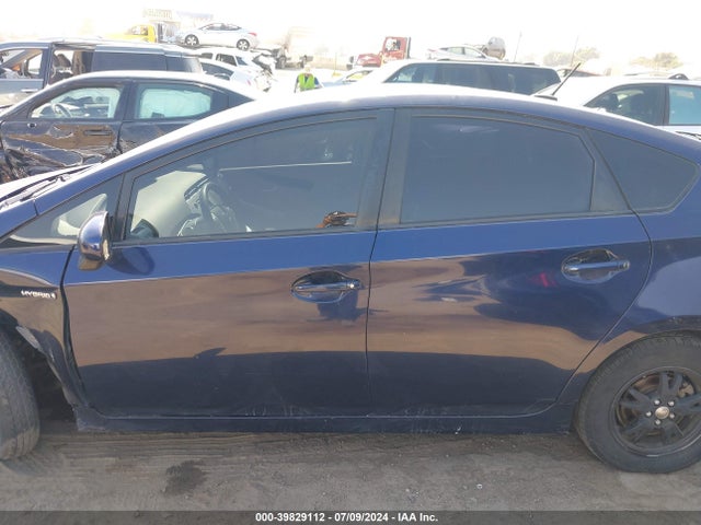 Toyota Prius Three 2014 JTDKN3DU0E0374401 Image 14