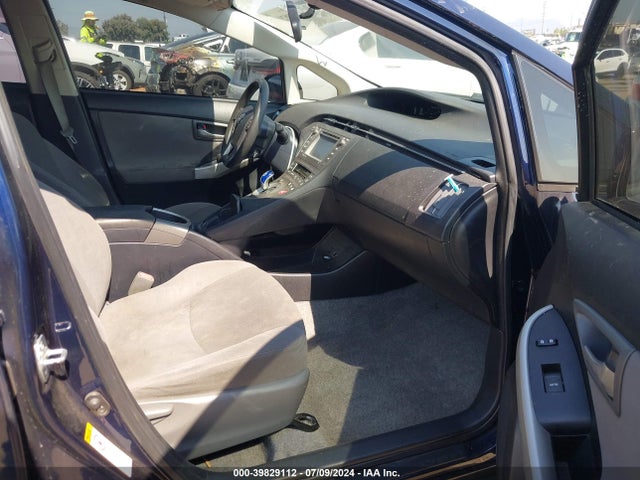 Toyota Prius Three 2014 JTDKN3DU0E0374401 Image 5