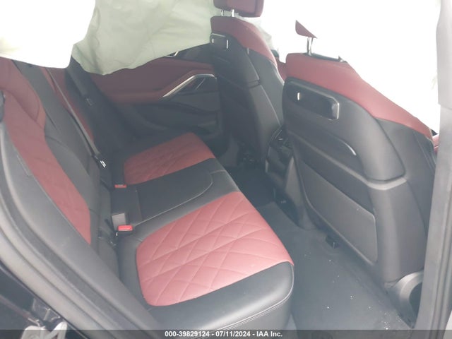 BMW X6 M60i 2024 5UX43EX04R9S80346 Image 8