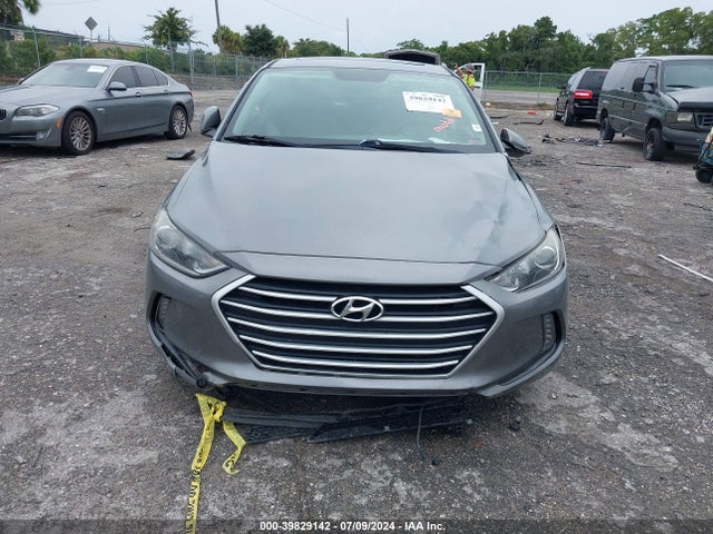 Hyundai Elantra Value Edition 2018 5NPD84LF6JH305637 Image 12