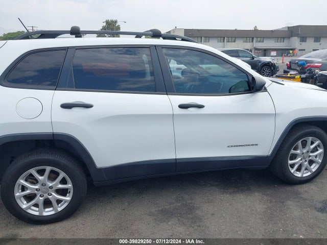 1C4PJLAB8GW177223 Jeep Cherokee Sport