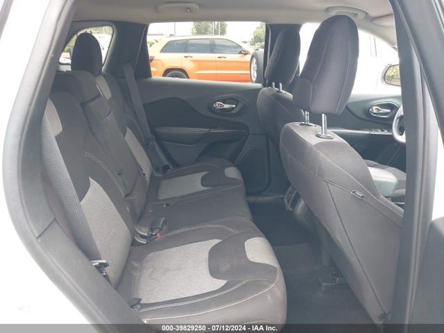 1C4PJLAB8GW177223 Jeep Cherokee Sport