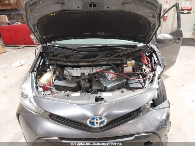 Toyota Prius V Two 2015 JTDZN3EU2FJ029265 Image 10