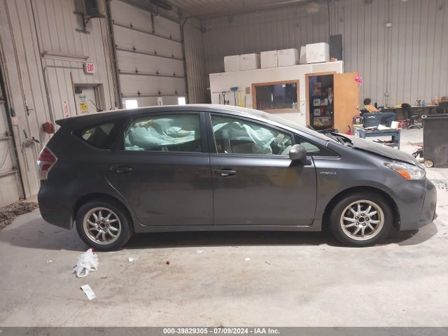 Toyota Prius V Two 2015 JTDZN3EU2FJ029265 Image 13