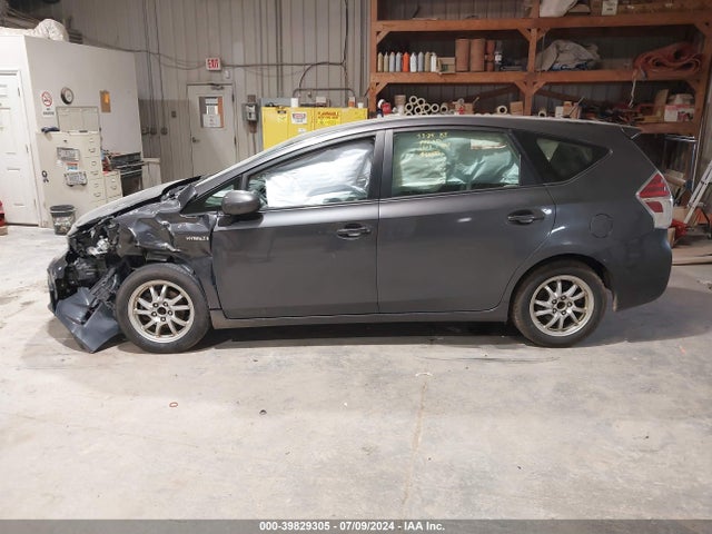 Toyota Prius V Two 2015 JTDZN3EU2FJ029265 Image 14