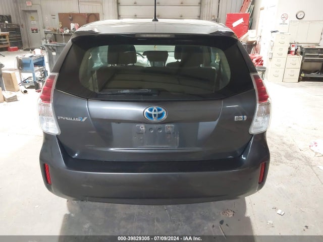 Toyota Prius V Two 2015 JTDZN3EU2FJ029265 Image 16
