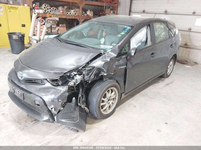 Toyota Prius V Two 2015 JTDZN3EU2FJ029265 Image 2
