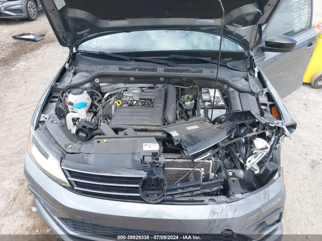 3VWDB7AJ8JM223071 Volkswagen Jetta 1.4t Se/1.4t Wolfsburg Edition