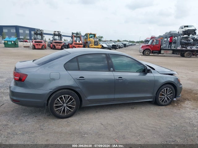 3VWDB7AJ8JM223071 Volkswagen Jetta 1.4t Se/1.4t Wolfsburg Edition