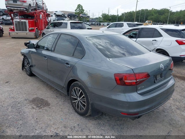 3VWDB7AJ8JM223071 Volkswagen Jetta 1.4t Se/1.4t Wolfsburg Edition
