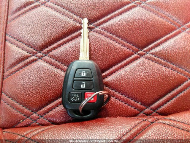 2T3RFREV2GW463150 Toyota Rav4 Xle