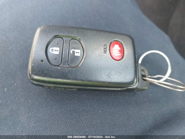 Toyota Prius Three 2014 JTDKN3DU9E0363722 Image 11