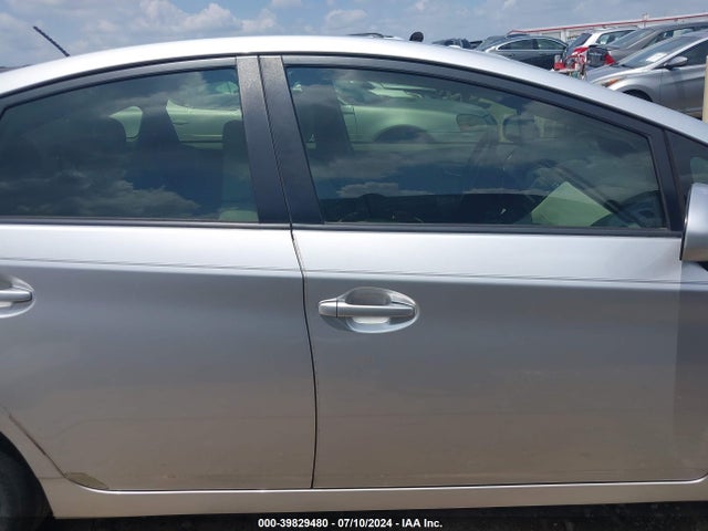 Toyota Prius Three 2014 JTDKN3DU9E0363722 Image 13