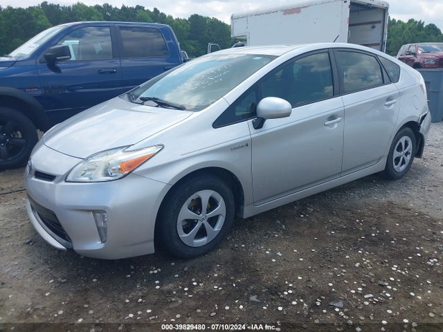 Toyota Prius Three 2014 JTDKN3DU9E0363722 Image 2