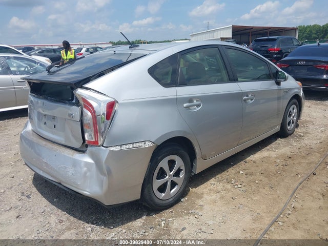 Toyota Prius Three 2014 JTDKN3DU9E0363722 Image 4