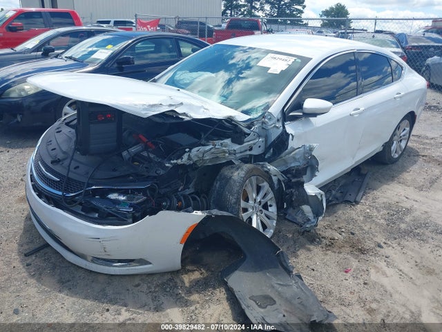 Chrysler 200 Limited 2015 1C3CCCAB1FN660974 Image 2