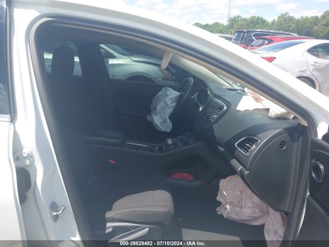 Chrysler 200 Limited 2015 1C3CCCAB1FN660974 Image 5