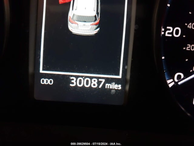 Toyota RAV4 LE 2017 JTMBFREV1HJ143836 Image 15