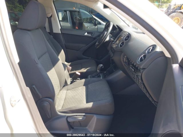 WVGJV7AX4GW516066 Volkswagen Tiguan