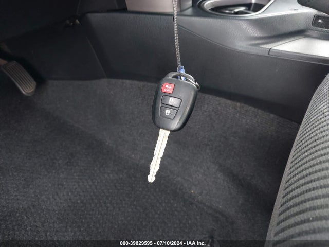 Toyota RAV4 LE 2017 JTMZFREVXHJ700502 Image 11