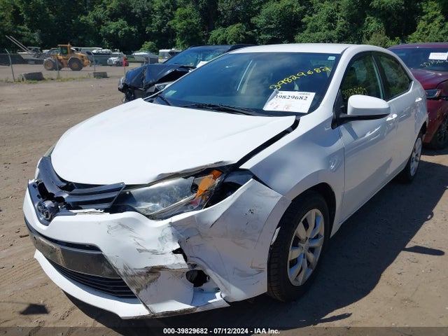 Toyota COROLLA LE 2015 2T1BURHE6FC470694 Image 2
