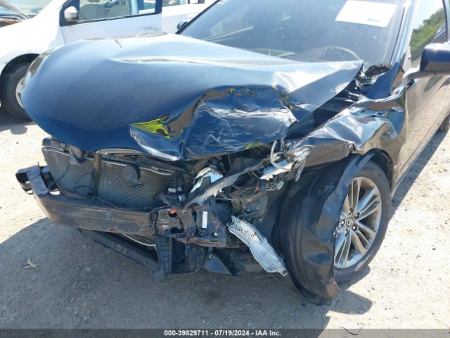 4T1BF1FK0HU386702 Toyota CAMRY SE