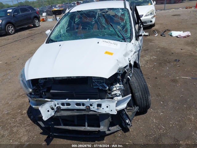 Ford FOCUS SE 2015 1FADP3F25FL215247 Image 18