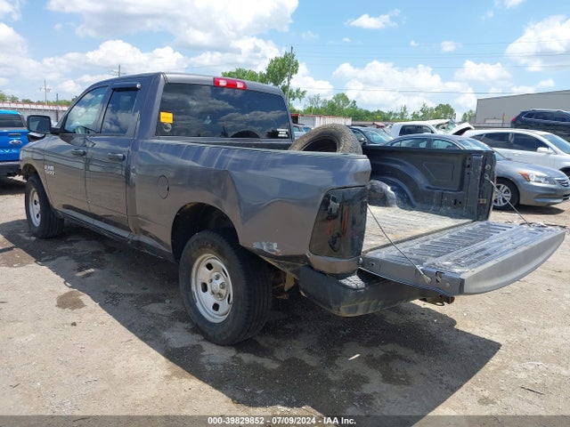 1C6RR7FG4JS331834 RAM 1500 Tradesman Quad Cab 4x4 6'4 Box