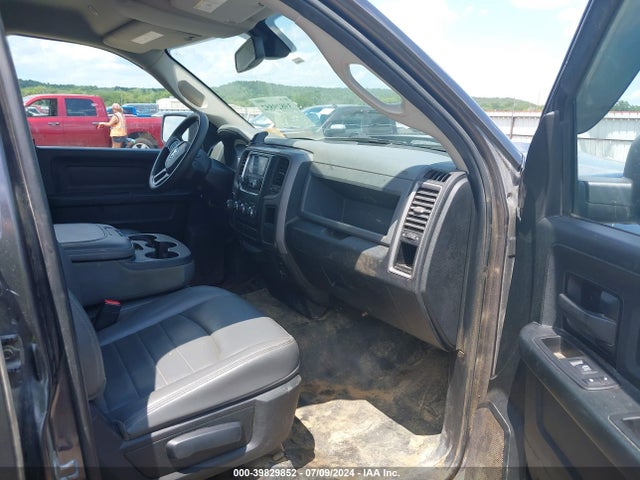 1C6RR7FG4JS331834 RAM 1500 Tradesman Quad Cab 4x4 6'4 Box