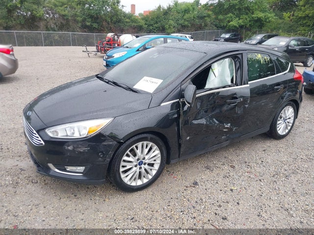 Ford Focus Titanium 2015 1FADP3N24FL377176 Image 2