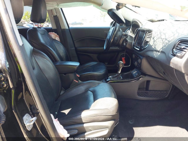 3C4NJCCB4KT667208 Jeep Compass Limited Fwd