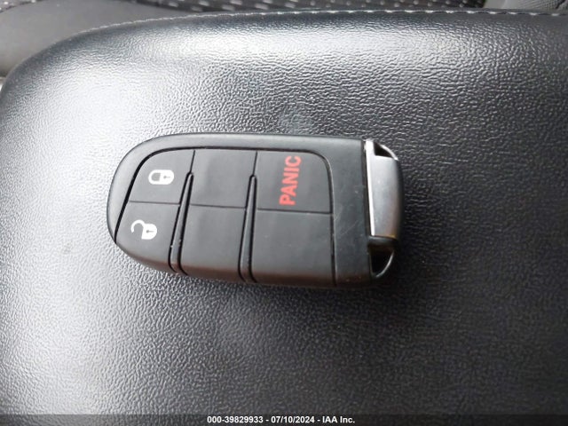 Dodge JOURNEY SE 2018 3C4PDCAB0JT518425 Image 11