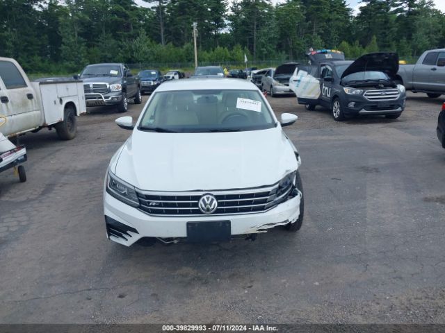 1VWDT7A39HC019762 Volkswagen Passat 1.8t R-line