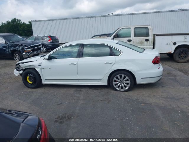 1VWDT7A39HC019762 Volkswagen Passat 1.8t R-line