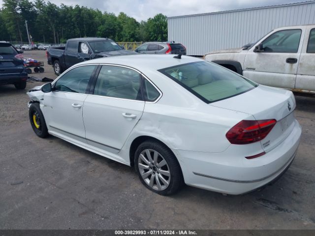 1VWDT7A39HC019762 Volkswagen Passat 1.8t R-line