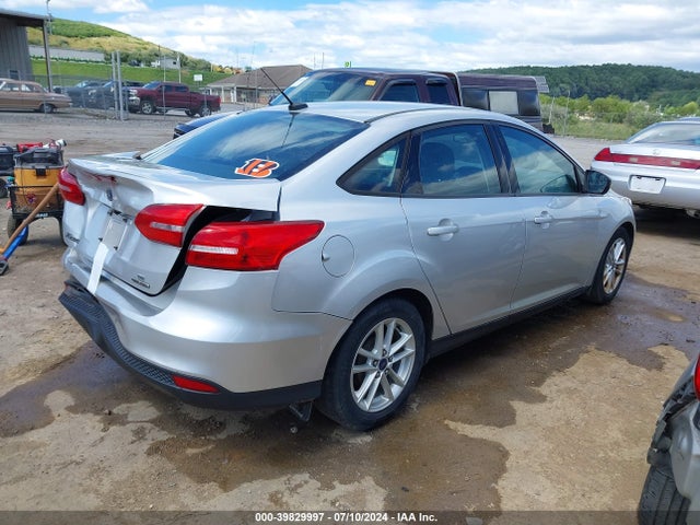 Ford FOCUS SE 2015 1FADP3F22FL260422 Image 4