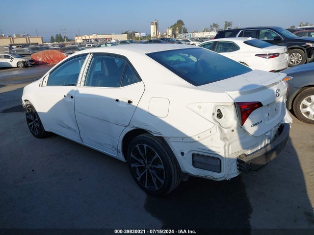 Toyota COROLLA SE 2018 5YFBURHE4JP783395 Image 3