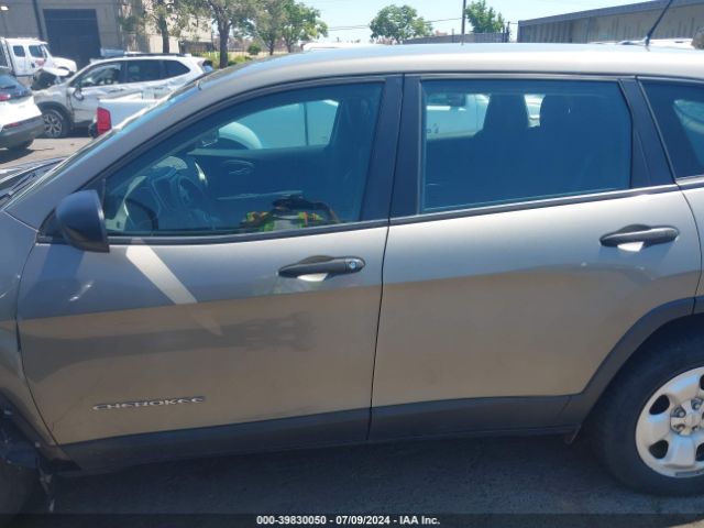 1C4PJMAB6GW282848 Jeep Cherokee Sport