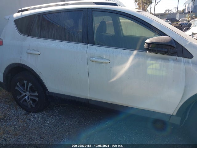 Toyota RAV4 LE 2016 JTMZFREV4GJ085461 Image 14
