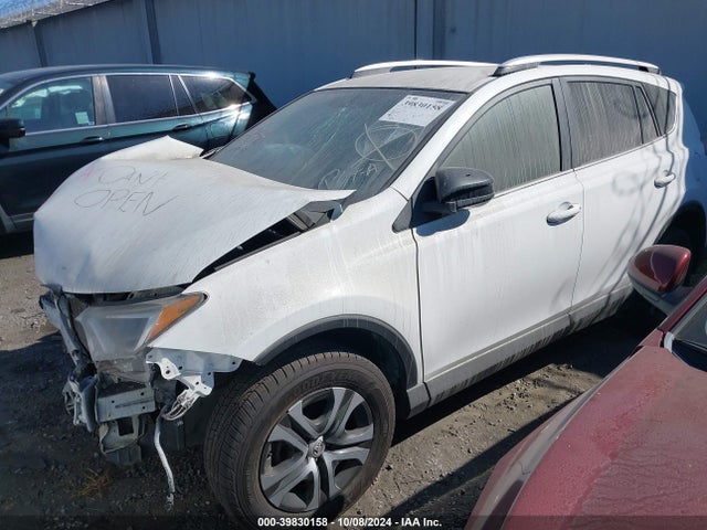 Toyota RAV4 LE 2016 JTMZFREV4GJ085461 Image 2