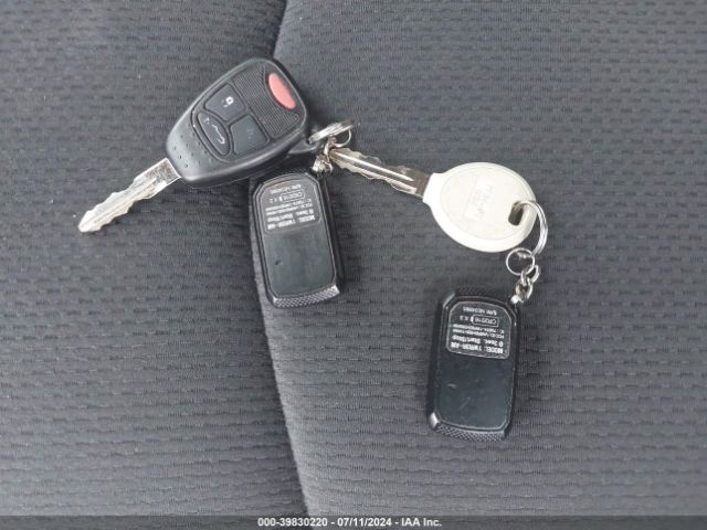1C3CCBAB7EN141176 Chrysler 200 LX