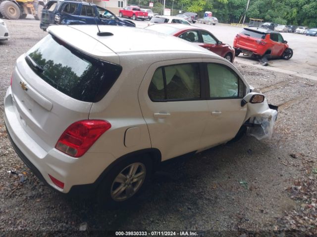 3GNCJNSB7JL372968 Chevrolet TRAX LS