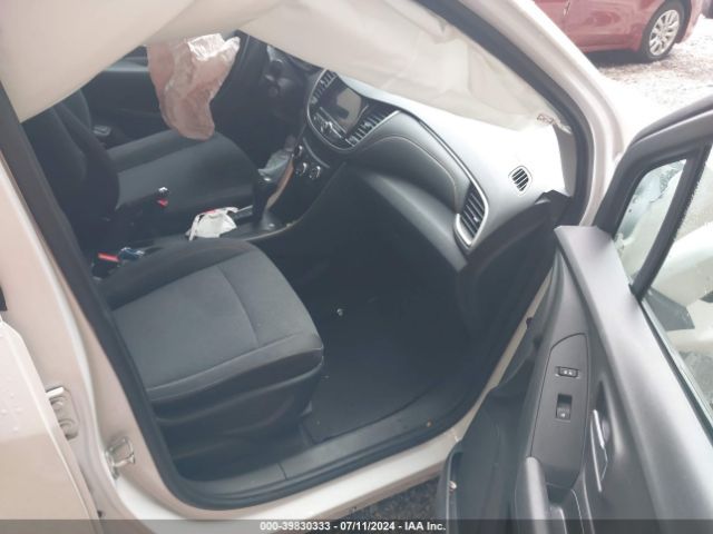 3GNCJNSB7JL372968 Chevrolet TRAX LS