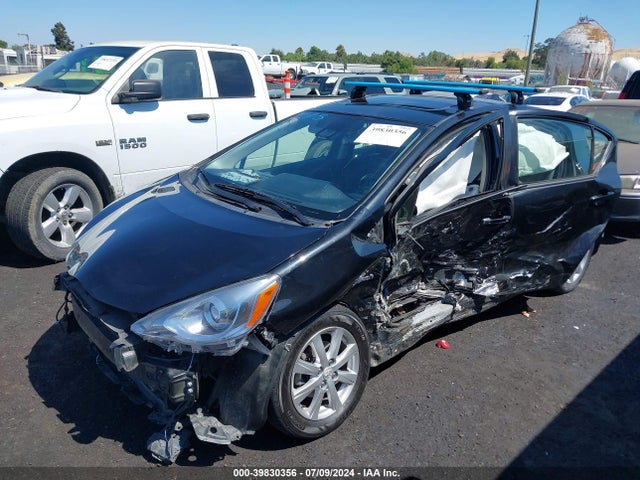 Toyota Prius C Four 2017 JTDKDTB39H1592669 Image 2