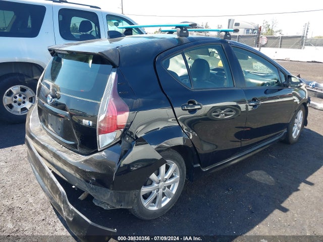 Toyota Prius C Four 2017 JTDKDTB39H1592669 Image 4
